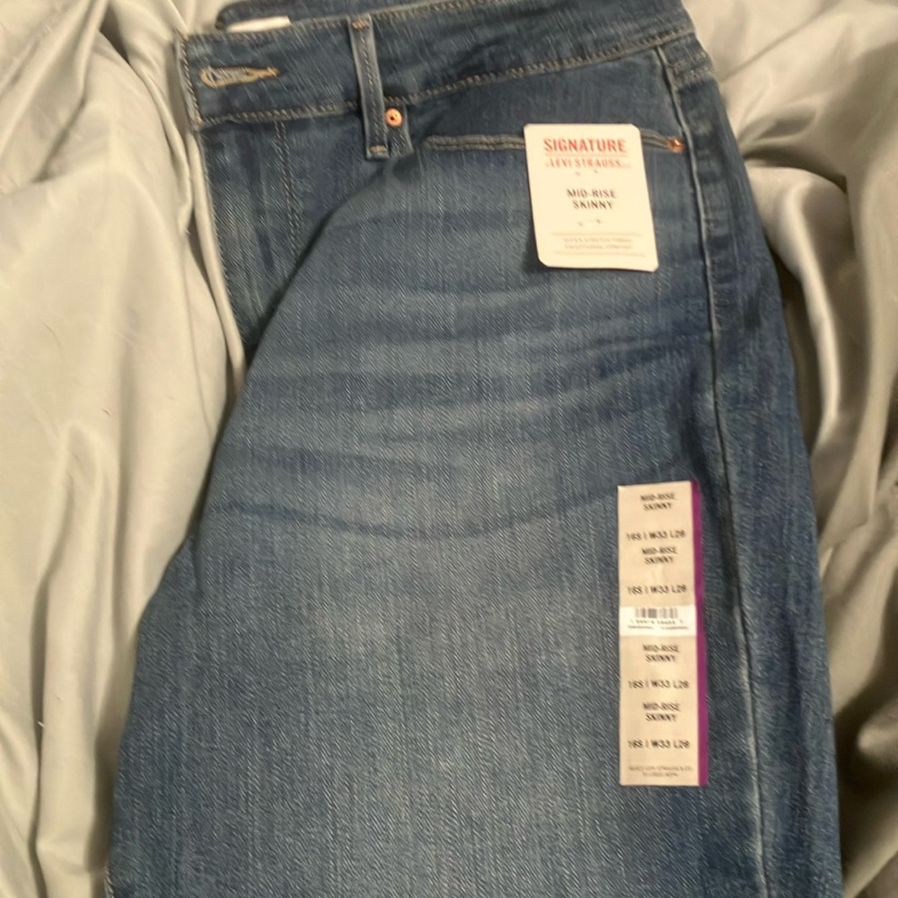 Signature Blue Skinny Jeans with Classic Denim Look